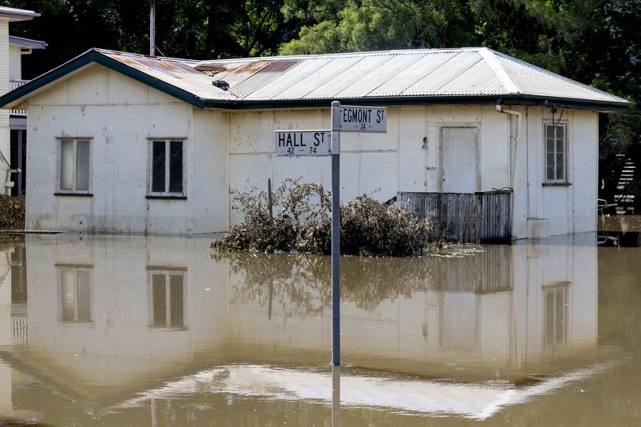 Brisbane flooding doesn’t halt booming property market