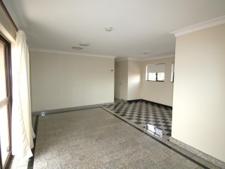 Inner-City Living Near the Gabba – w/ Dual Garages!!